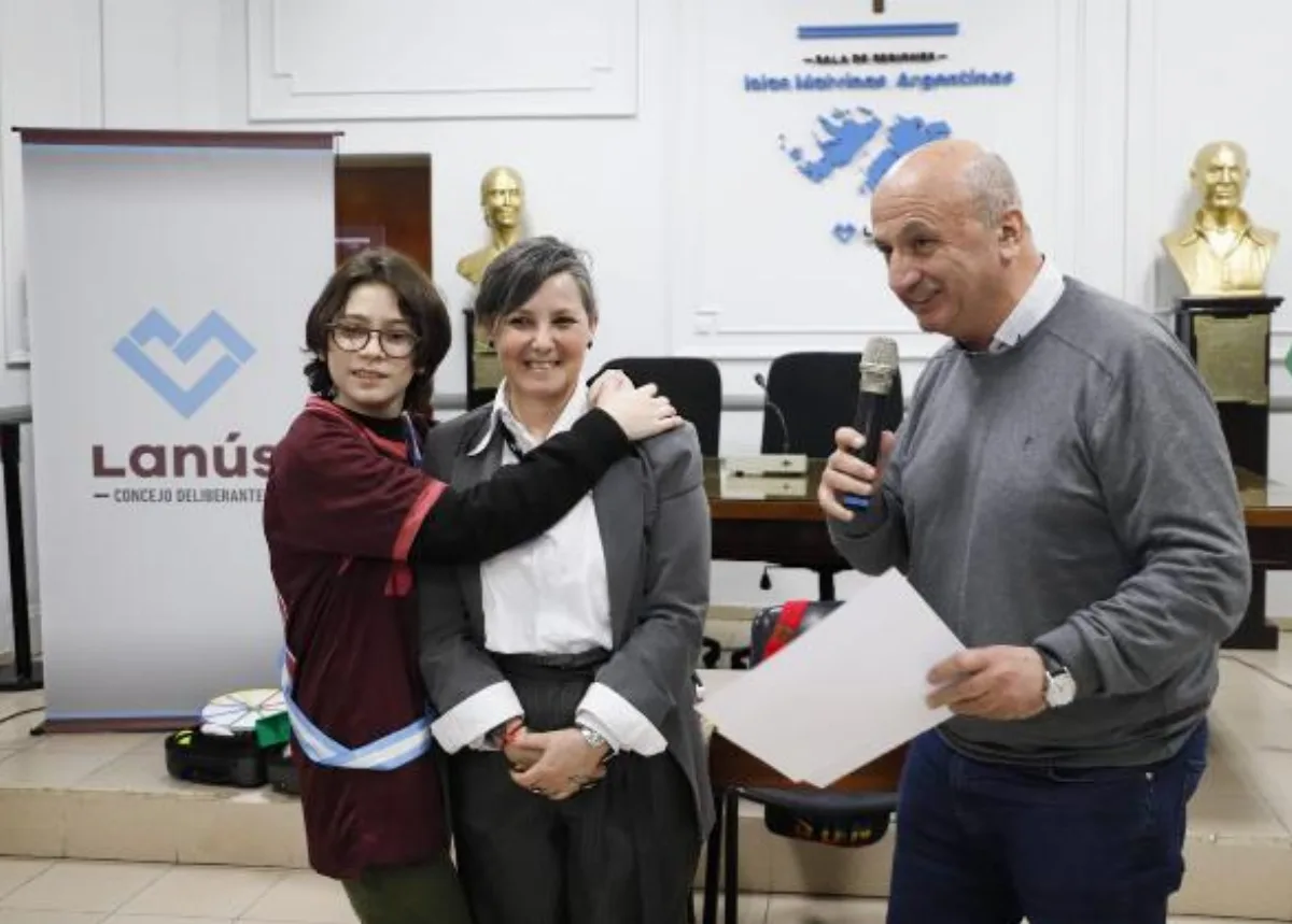 Ian Moche brindó charla sobre concientización del autismo en el Concejo Deliberante de Lanús